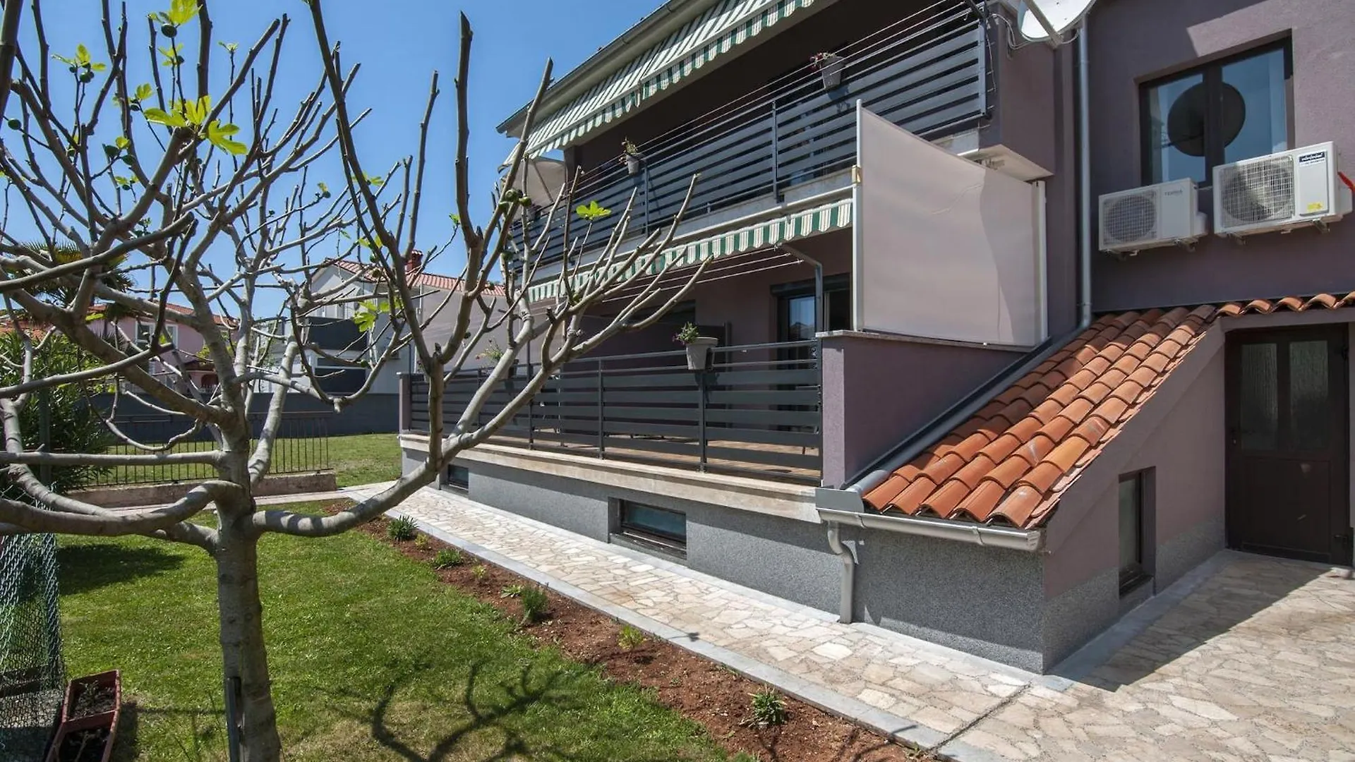 Lovely Apartments In Valbandon Fazana