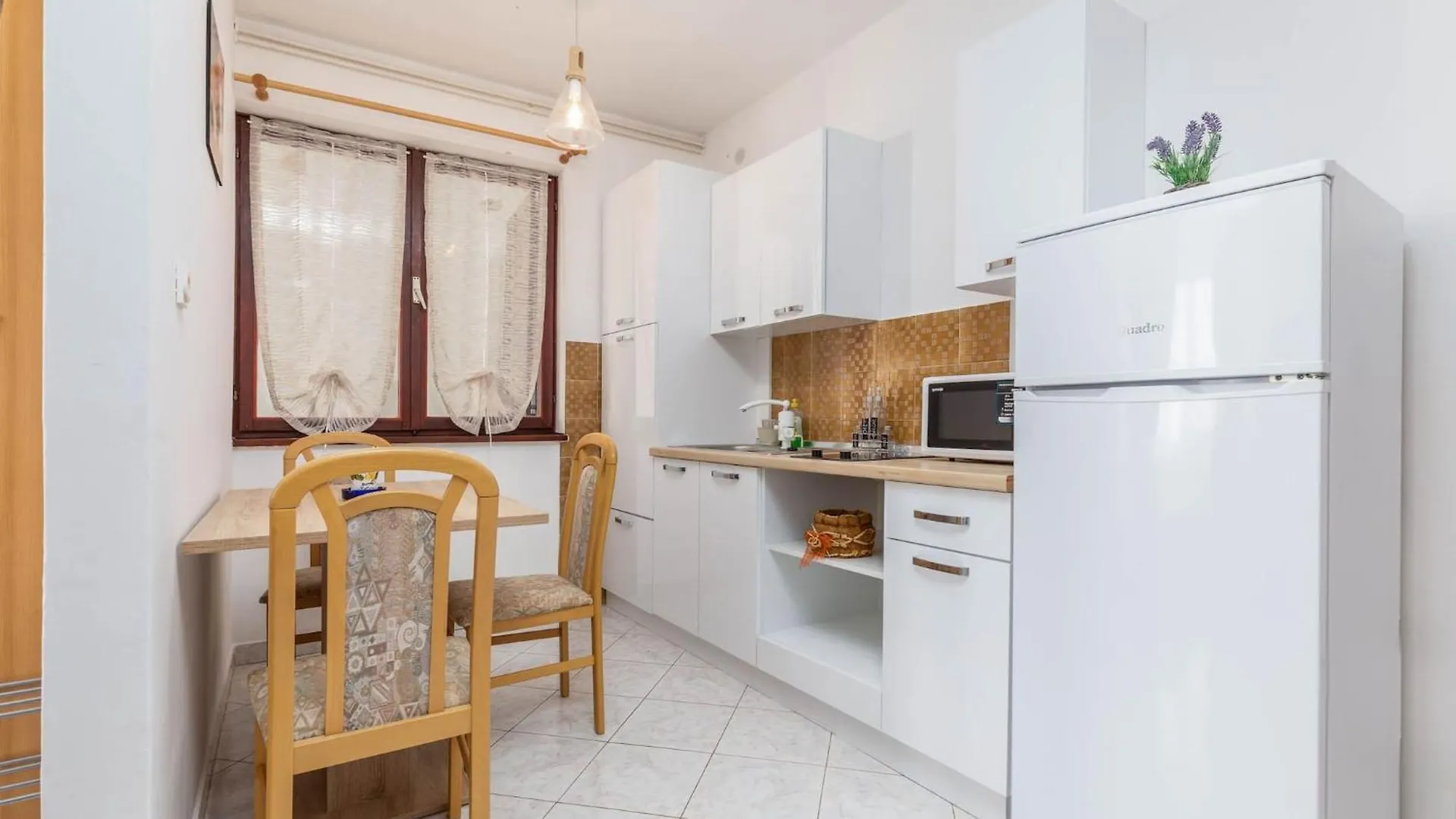 Lovely Apartments In Valbandon Fazana