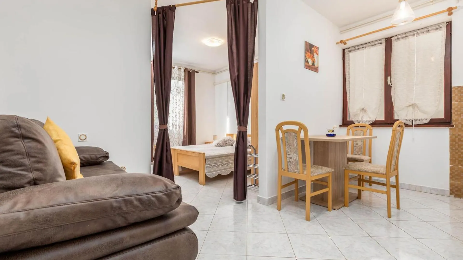 Lovely Apartments In Valbandon Fazana